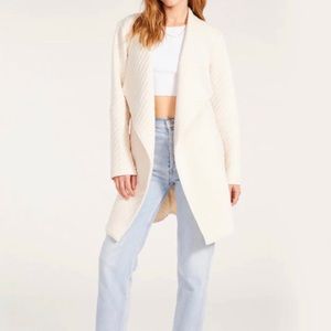 BB Dakota Soft Landing Coat XS Quilted Steve Madden Sweater Jacket Style Cream